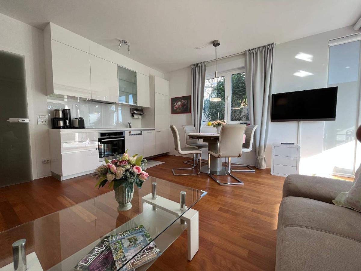 Apartment Lui With Rooftop Swimming Pool Ičići Exterior foto