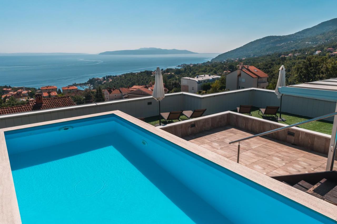 Apartment Lui With Rooftop Swimming Pool Ičići Exterior foto