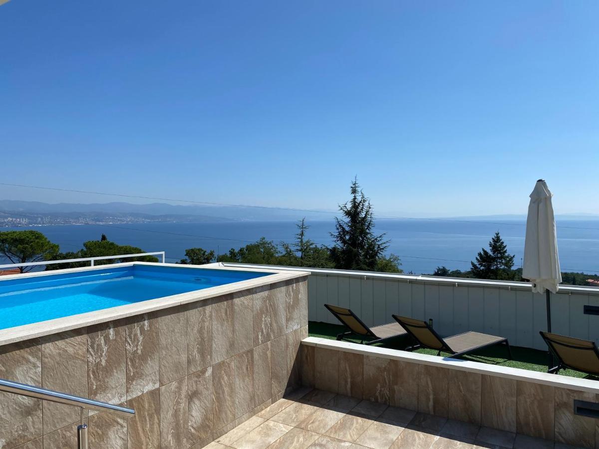 Apartment Lui With Rooftop Swimming Pool Ičići Exterior foto